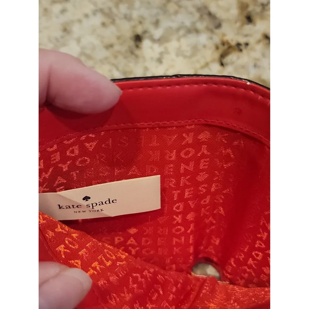 kate spade new york Women's Solid Logo L-Zip Bifold Wallet Red ID Window